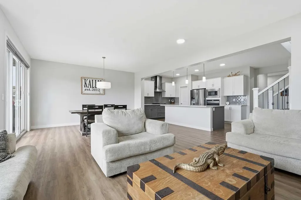 15 Lawrence Green SE Airdrie AB T4A 3M9