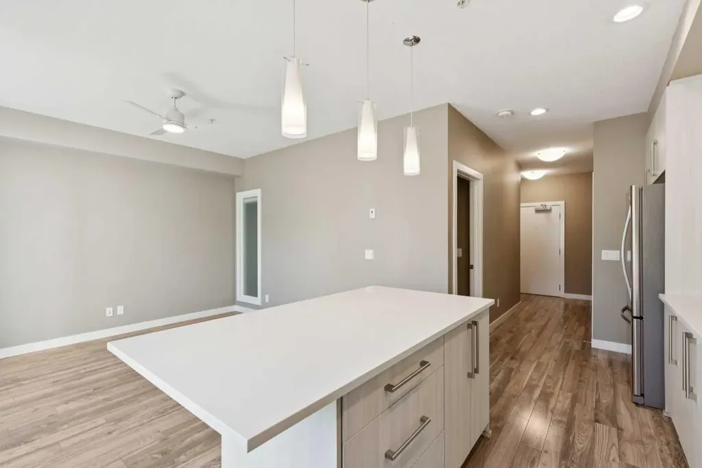 93 34 Avenue SW Calgary AB T2S 3A2