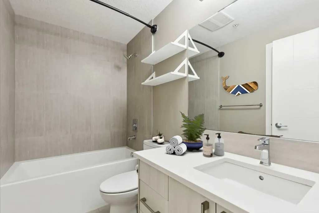 93 34 Avenue SW Calgary AB T2S 3A2