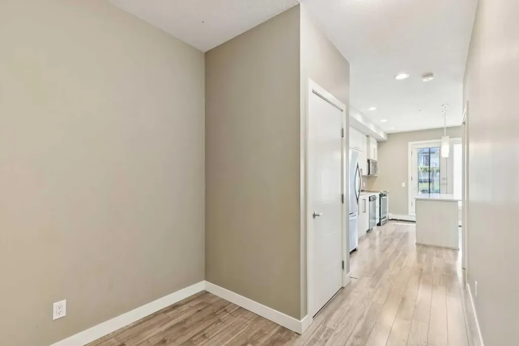 93 34 Avenue SW Calgary AB T2S 3A2