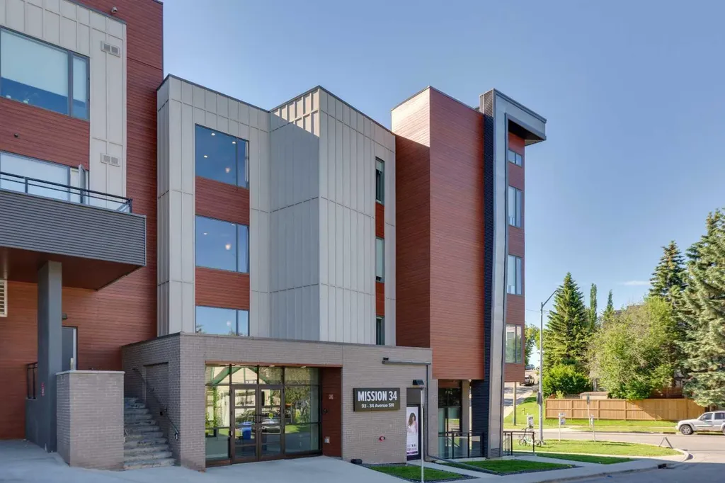 93 34 Avenue SW Calgary AB T2S 3A2