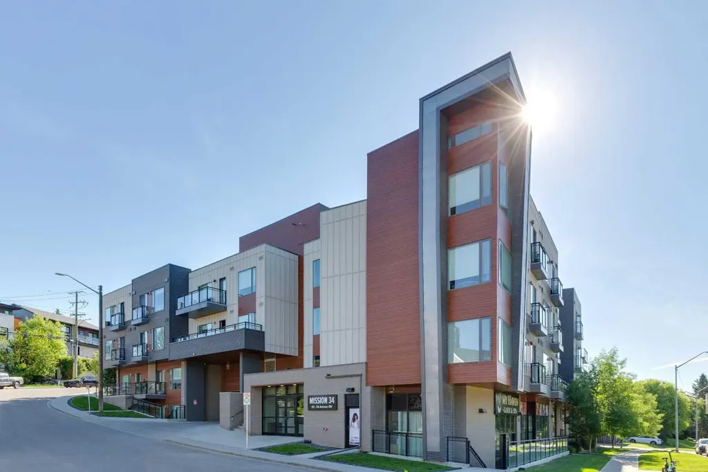93 34 Avenue SW Calgary AB T2S 3A2