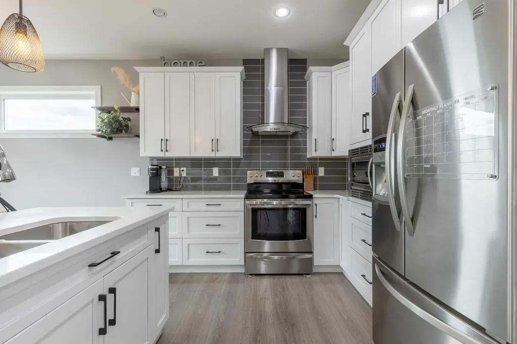 575 Moonlight Lane W Lethbridge AB T1J 5M1