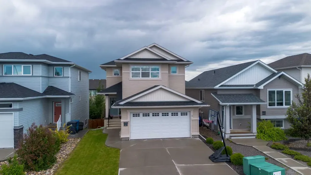 575 Moonlight Lane W Lethbridge AB T1J 5M1