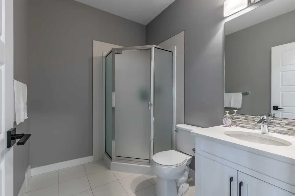 575 Moonlight Lane W Lethbridge AB T1J 5M1