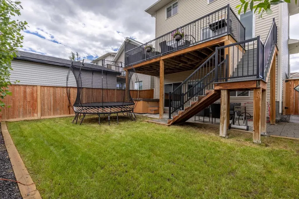 575 Moonlight Lane W Lethbridge AB T1J 5M1