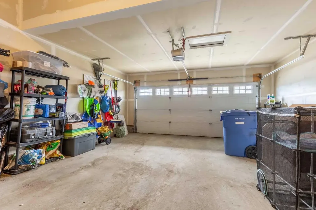 575 Moonlight Lane W Lethbridge AB T1J 5M1