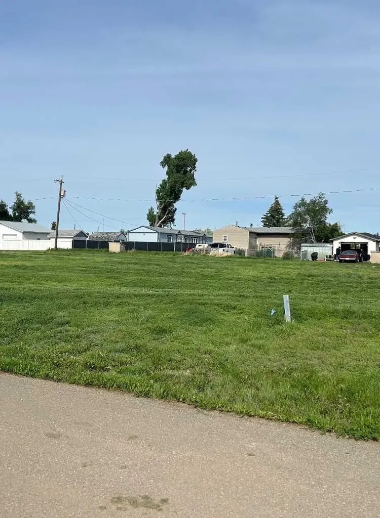 114 5 Street NW Redcliff AB T0J2P0