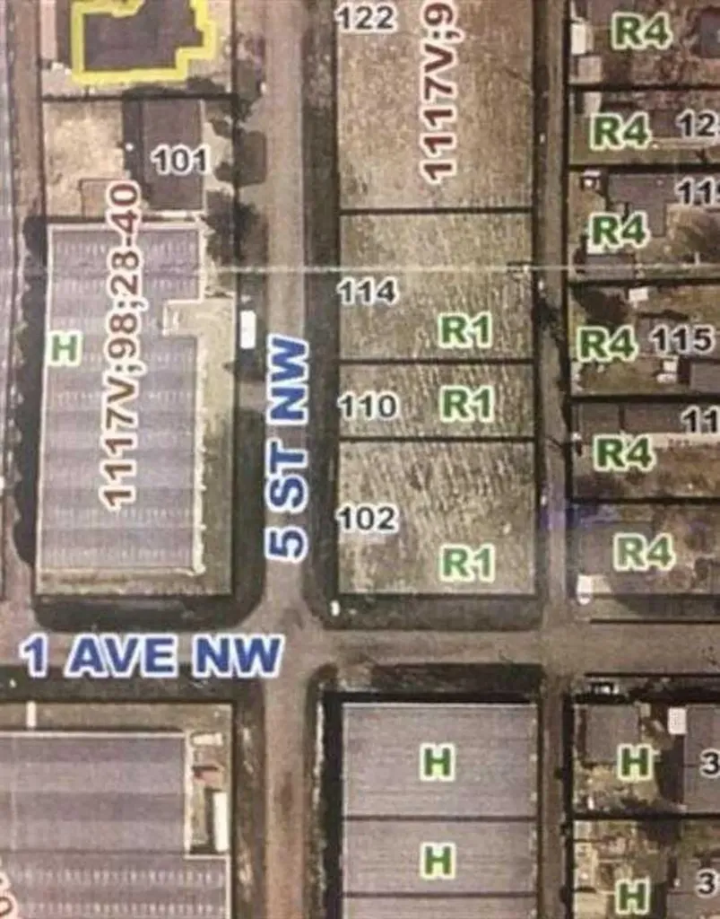 114 5 Street NW Redcliff AB T0J2P0