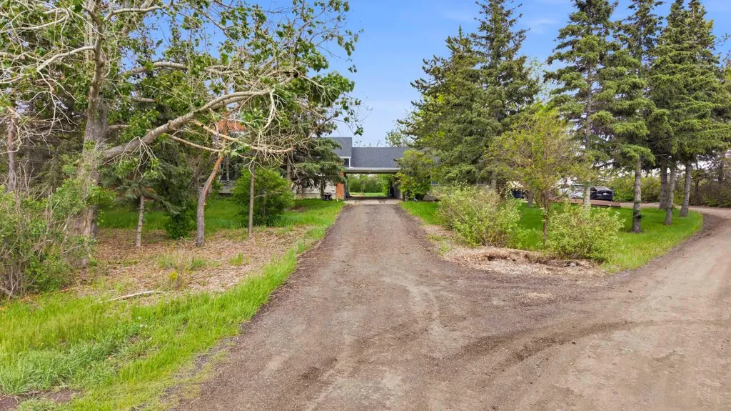 265190 Panorama Road Balzac AB T4B 3L5