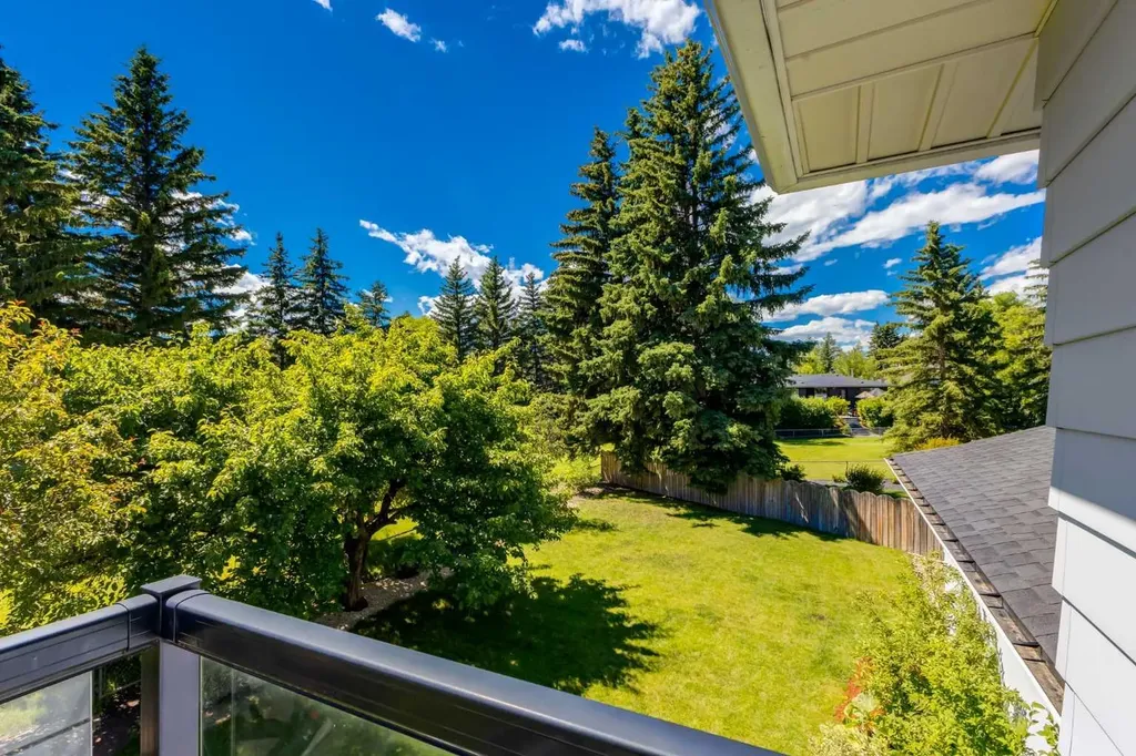 416 Oakhill Place SW Calgary AB T2V 3X6