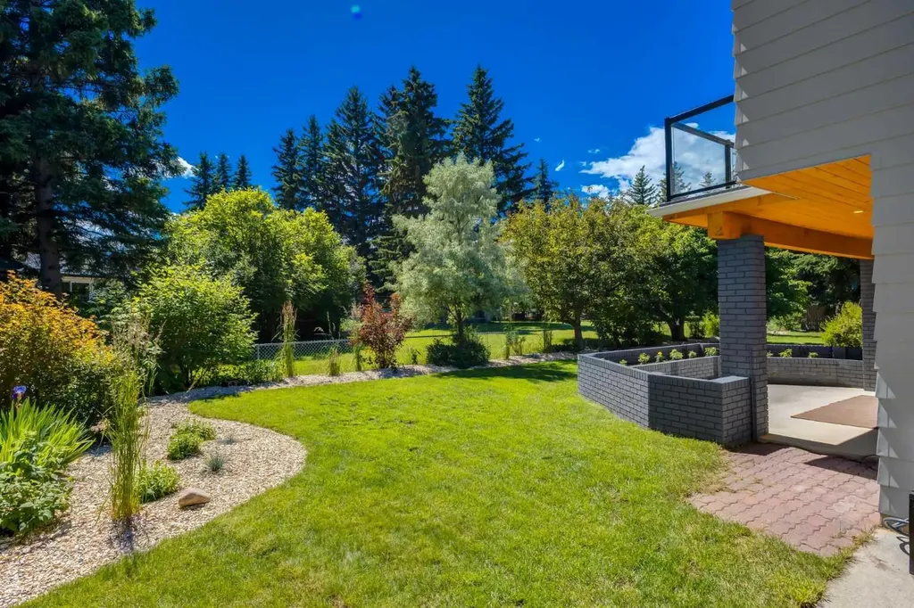 416 Oakhill Place SW Calgary AB T2V 3X6