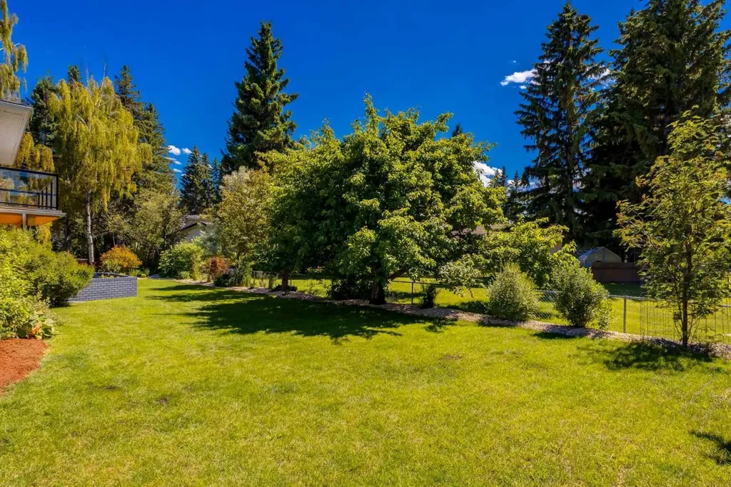 416 Oakhill Place SW Calgary AB T2V 3X6