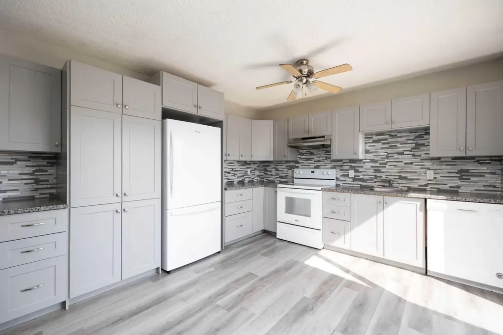105 Hill Drive Fort Mcmurray AB T9H 2B4