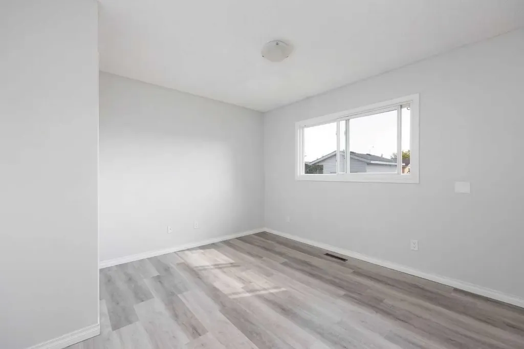 105 Hill Drive Fort Mcmurray AB T9H 2B4
