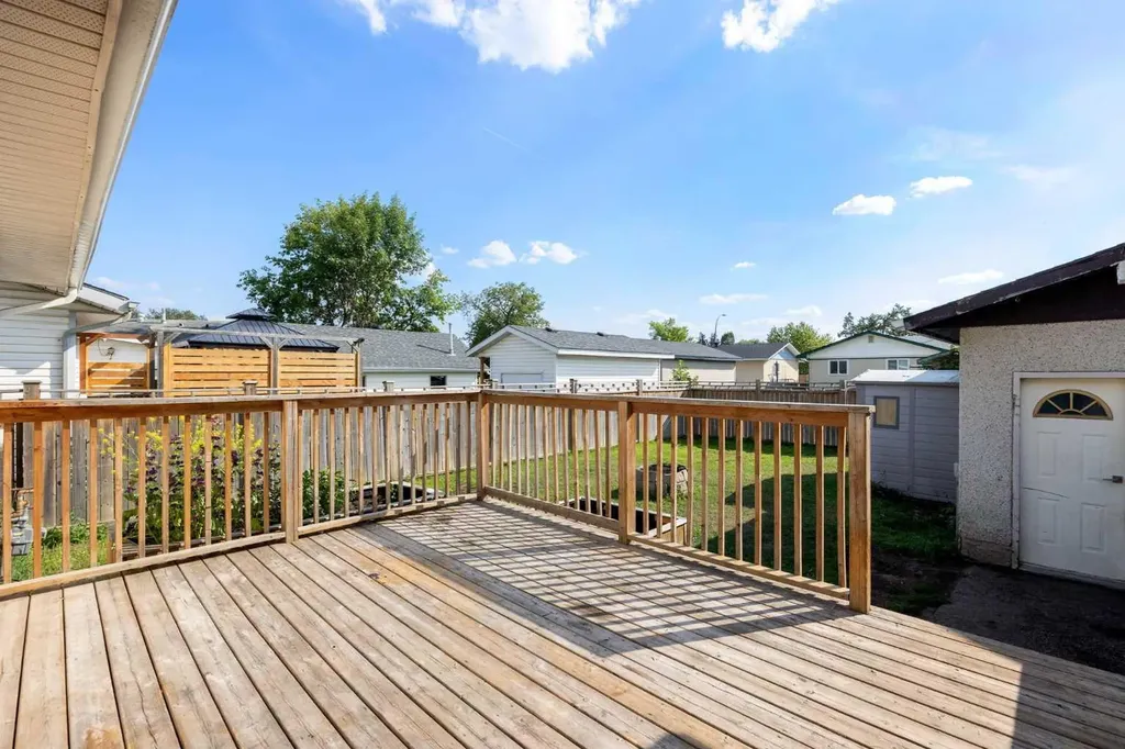 105 Hill Drive Fort Mcmurray AB T9H 2B4