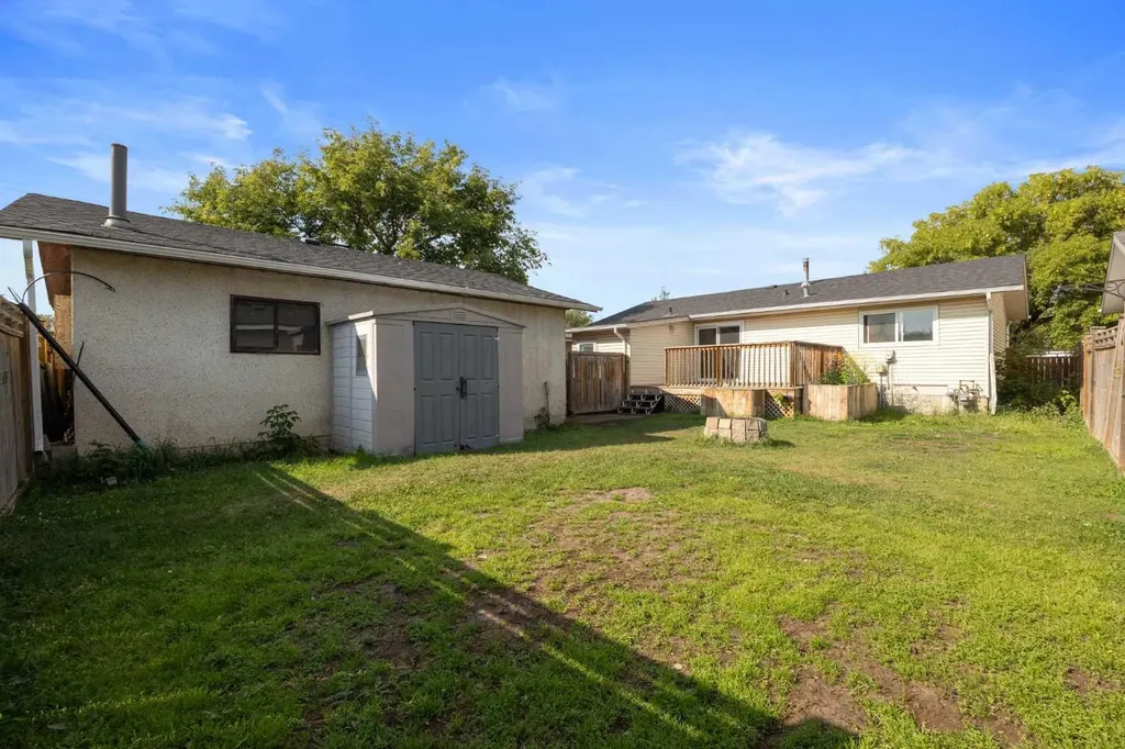 105 Hill Drive Fort Mcmurray AB T9H 2B4