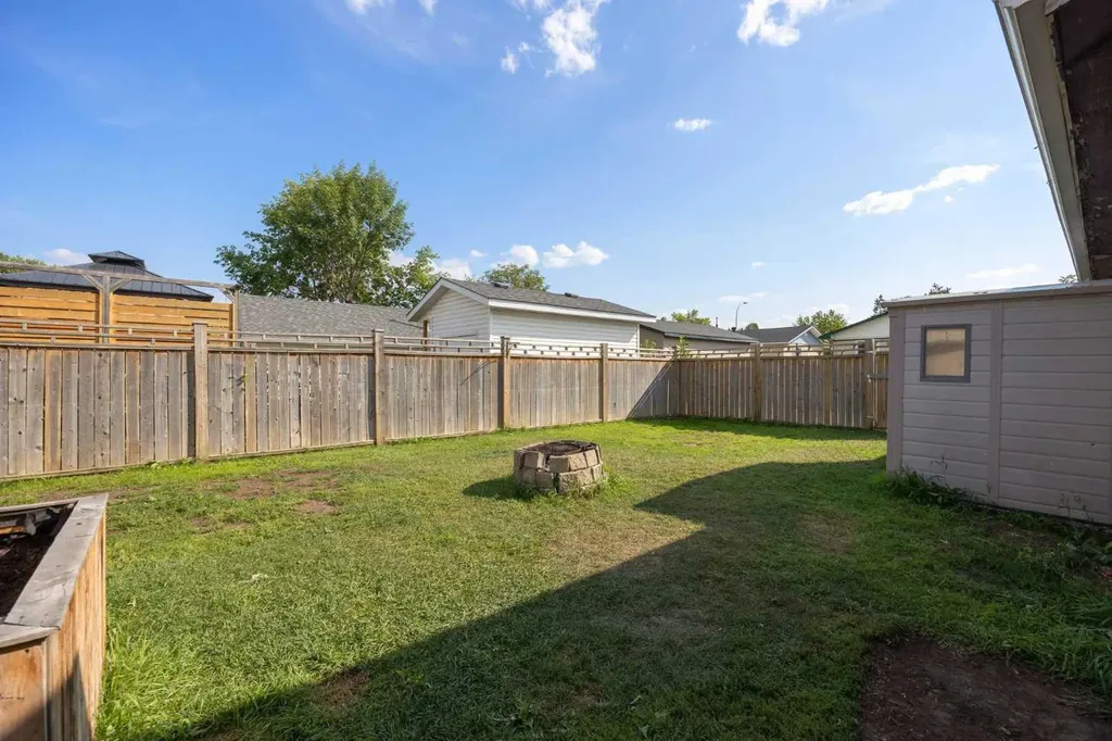 105 Hill Drive Fort Mcmurray AB T9H 2B4