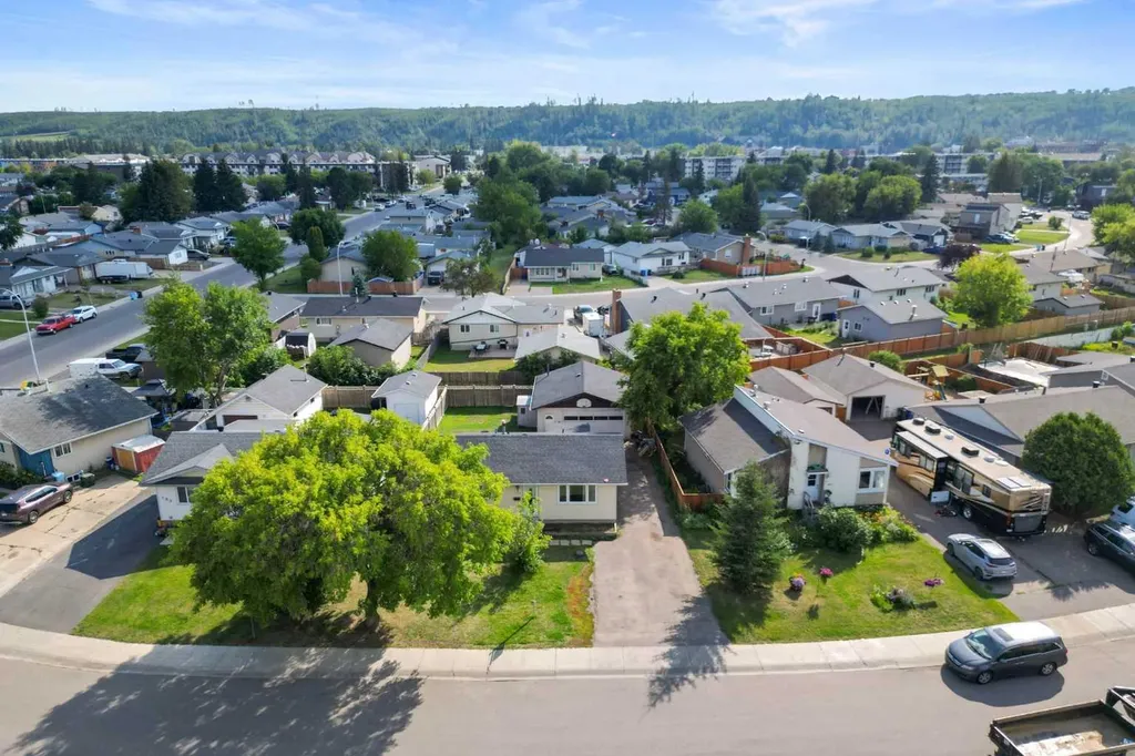 105 Hill Drive Fort Mcmurray AB T9H 2B4