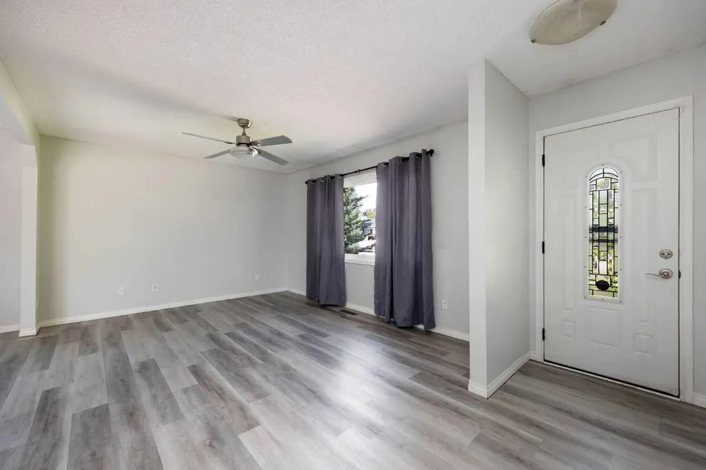 105 Hill Drive Fort Mcmurray AB T9H 2B4