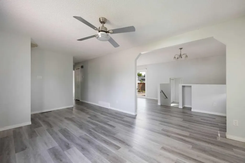 105 Hill Drive Fort Mcmurray AB T9H 2B4