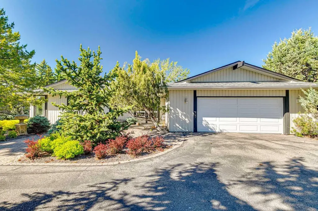 198189 64 Street W Rural Foothills County AB T1S0R6