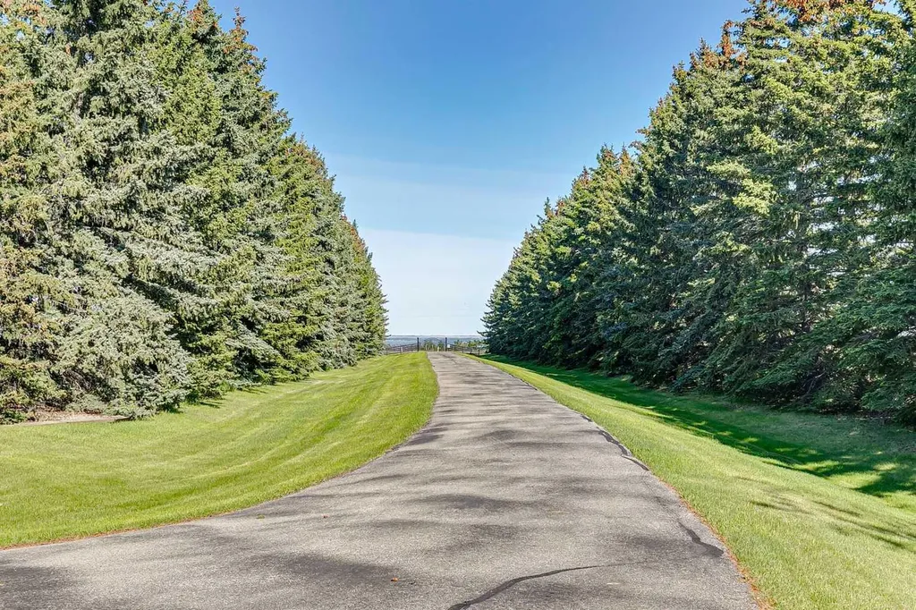 198189 64 Street W Rural Foothills County AB T1S0R6