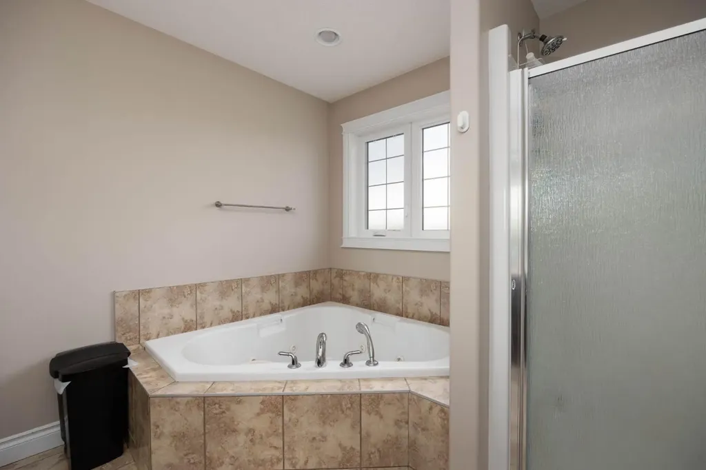 180 Mountain Avens Crescent Fort Mcmurray AB T9K 1Y1