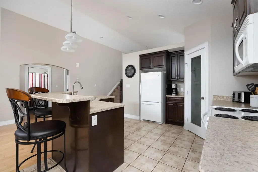 180 Mountain Avens Crescent Fort Mcmurray AB T9K 1Y1