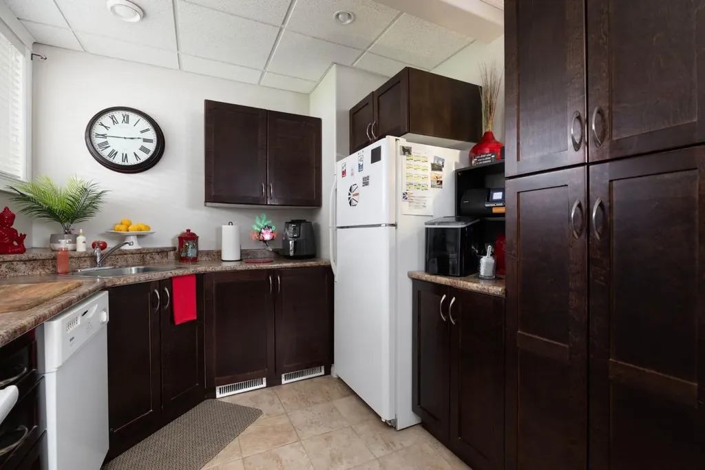 180 Mountain Avens Crescent Fort Mcmurray AB T9K 1Y1