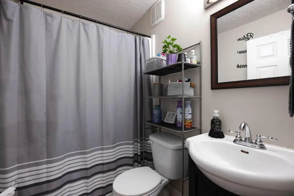 180 Mountain Avens Crescent Fort Mcmurray AB T9K 1Y1