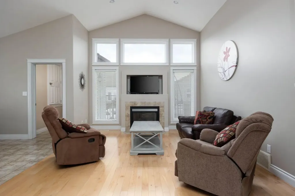 180 Mountain Avens Crescent Fort Mcmurray AB T9K 1Y1