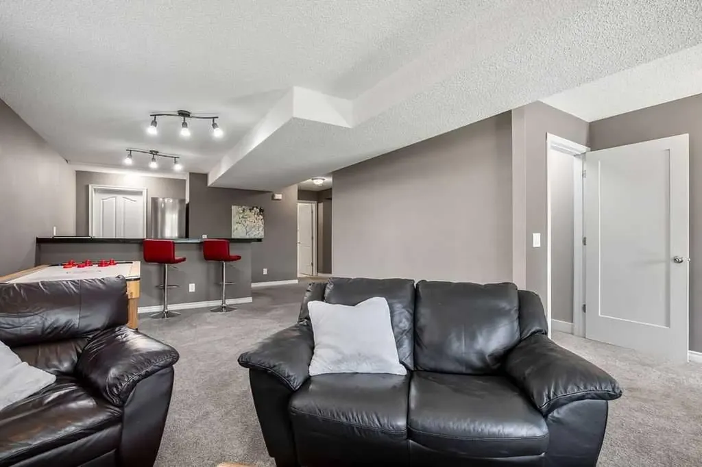 43 Cimarron Park Green Okotoks AB T1S 2K2