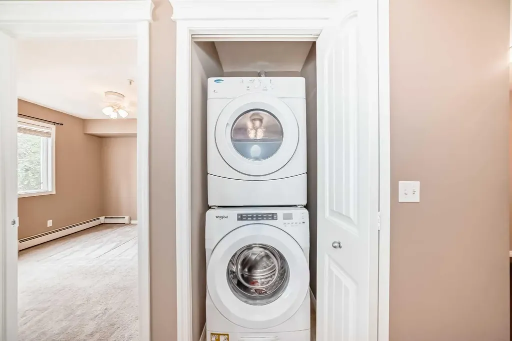 115 Prestwick Villas SE Calgary AB T2Z 0M8