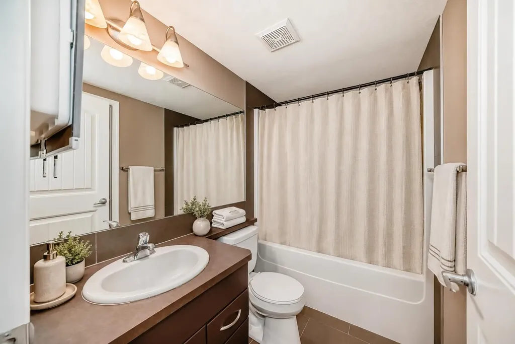 115 Prestwick Villas SE Calgary AB T2Z 0M8