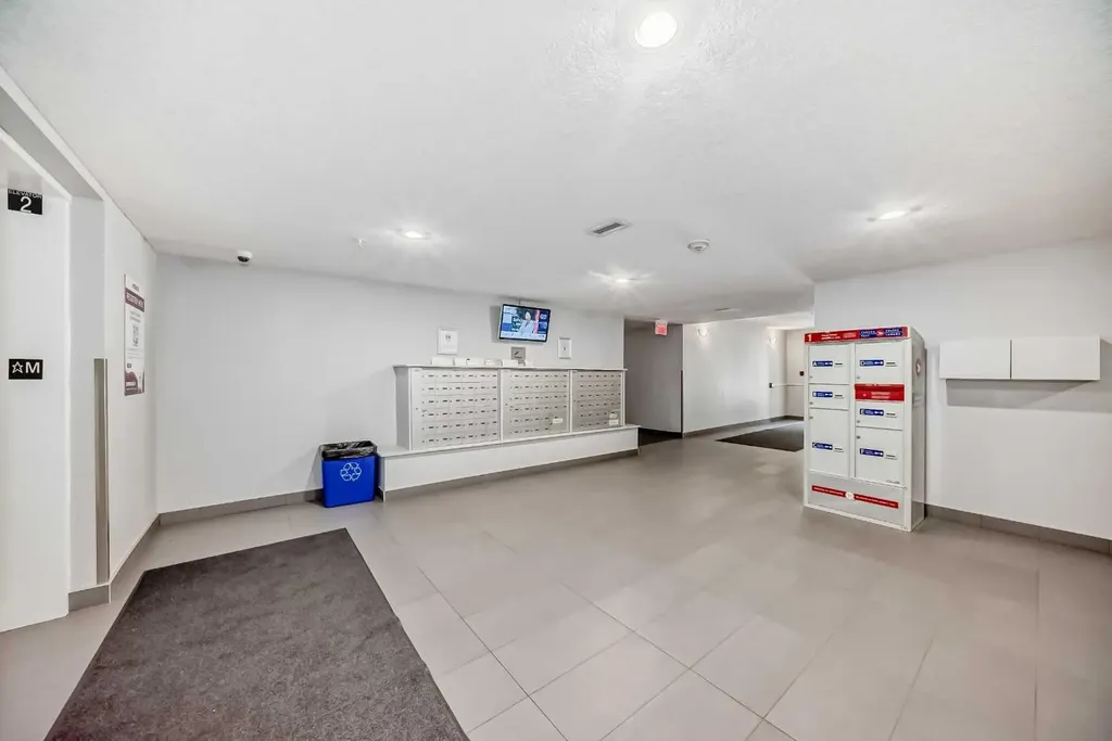 115 Prestwick Villas SE Calgary AB T2Z 0M8