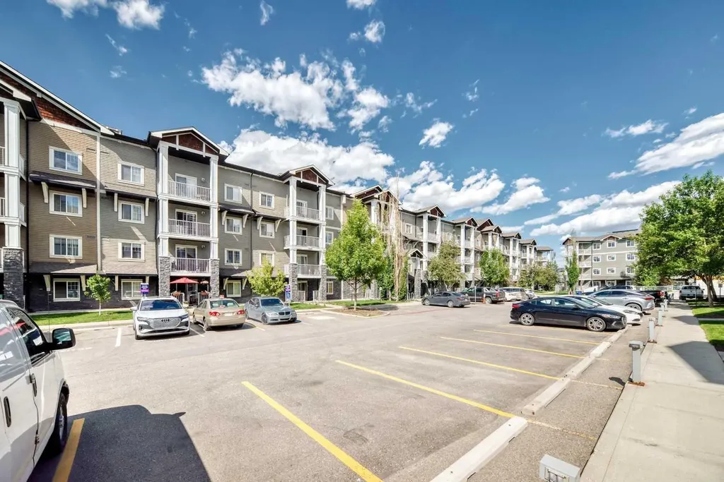115 Prestwick Villas SE Calgary AB T2Z 0M8