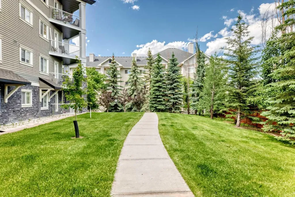 115 Prestwick Villas SE Calgary AB T2Z 0M8