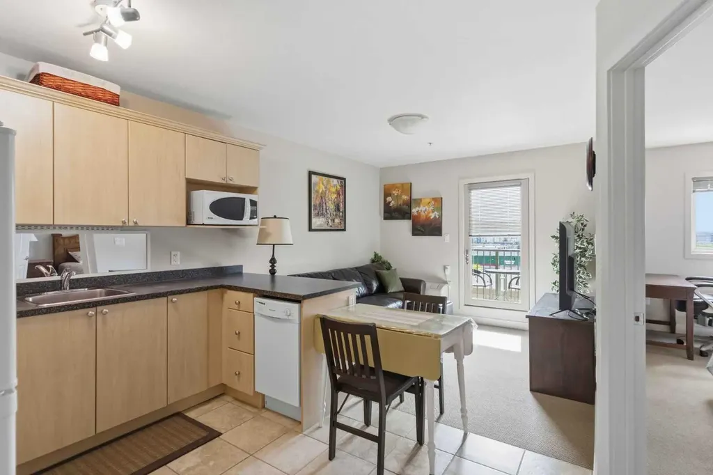 8528 Manning Avenue Fort Mcmurray AB T9H5G2