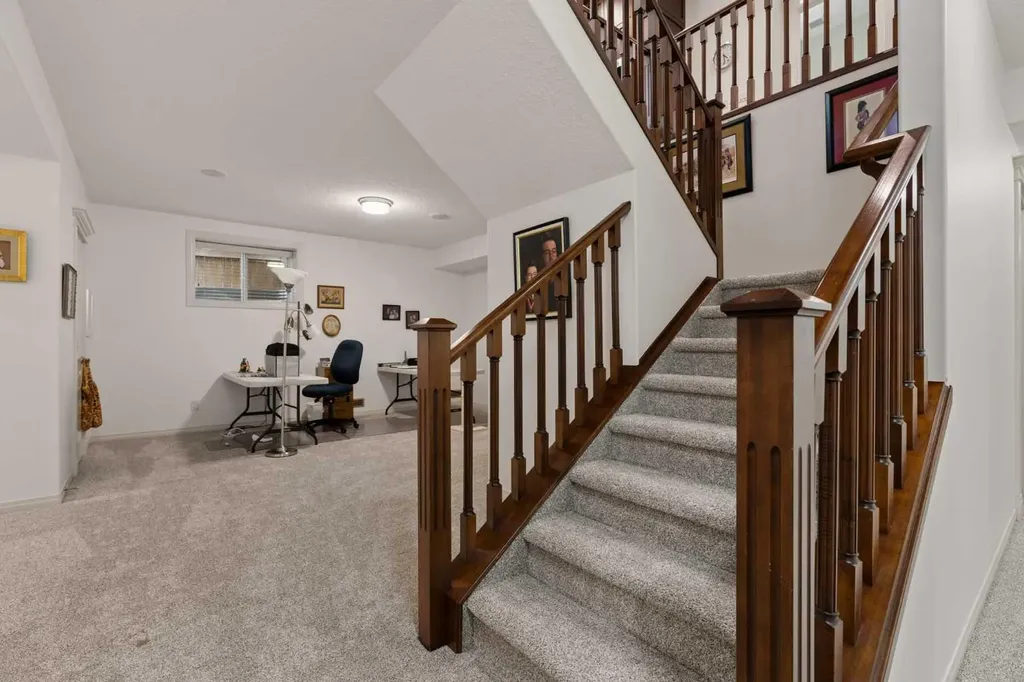 229 Elgin Estates Park SE Calgary AB T2Z 0N7