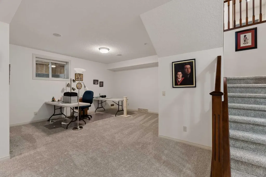 229 Elgin Estates Park SE Calgary AB T2Z 0N7