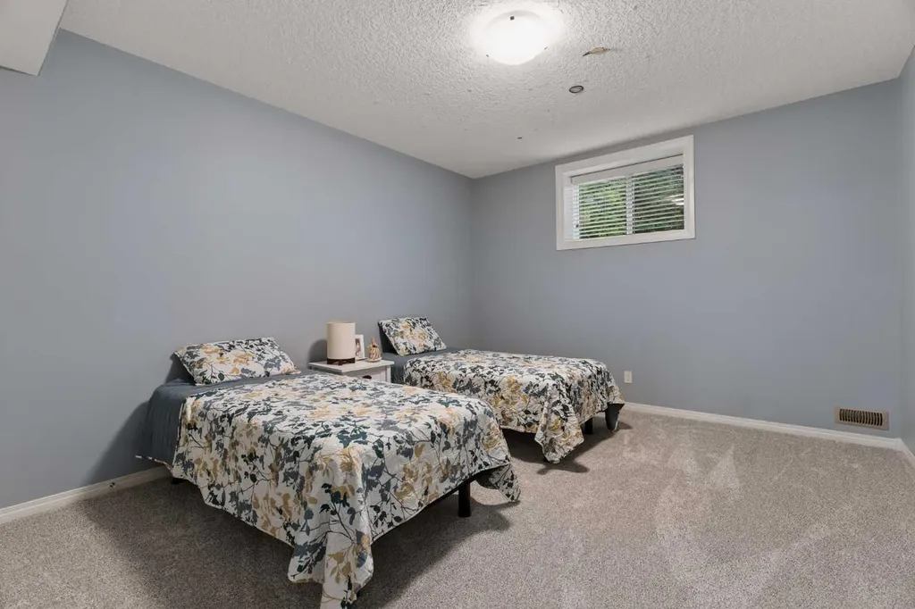 229 Elgin Estates Park SE Calgary AB T2Z 0N7