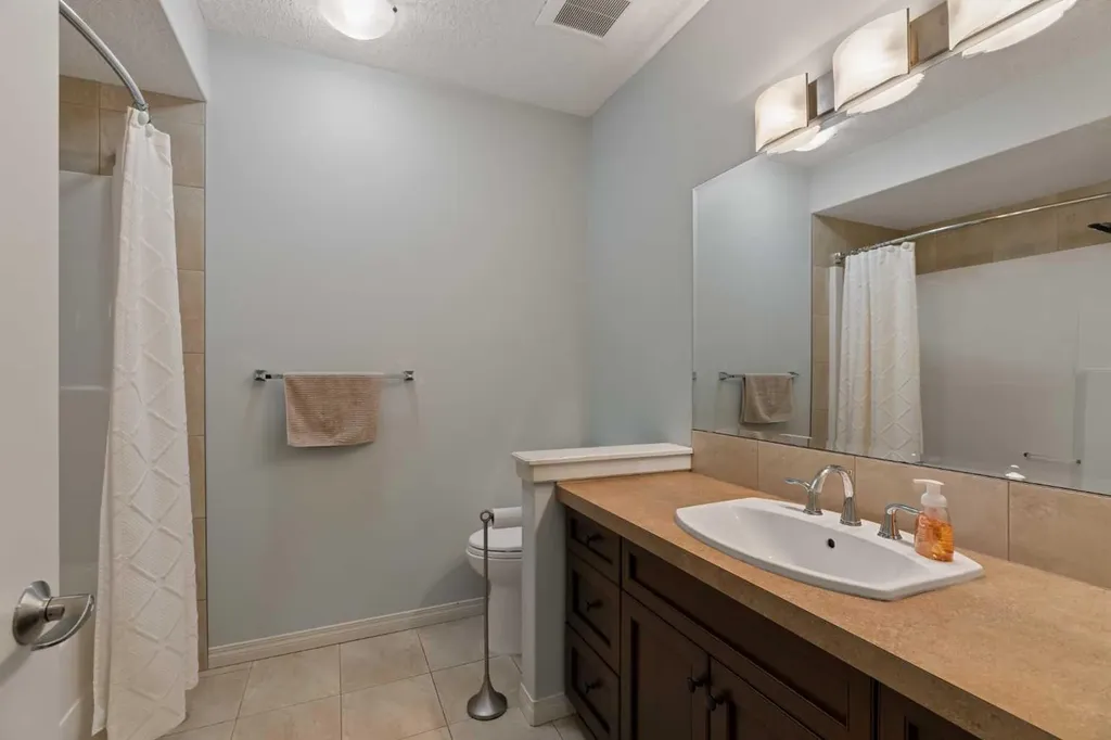 229 Elgin Estates Park SE Calgary AB T2Z 0N7