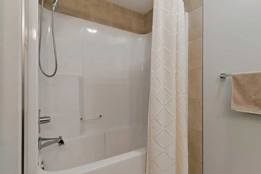 229 Elgin Estates Park SE Calgary AB T2Z 0N7