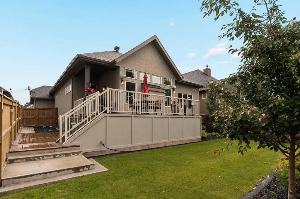 229 Elgin Estates Park SE Calgary AB T2Z 0N7