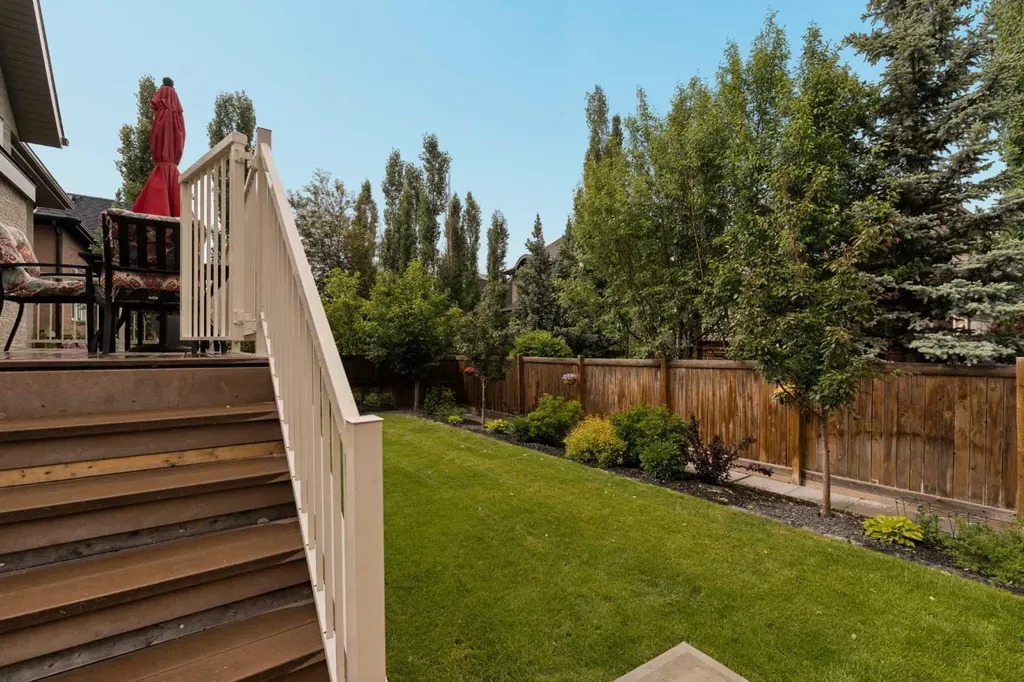 229 Elgin Estates Park SE Calgary AB T2Z 0N7