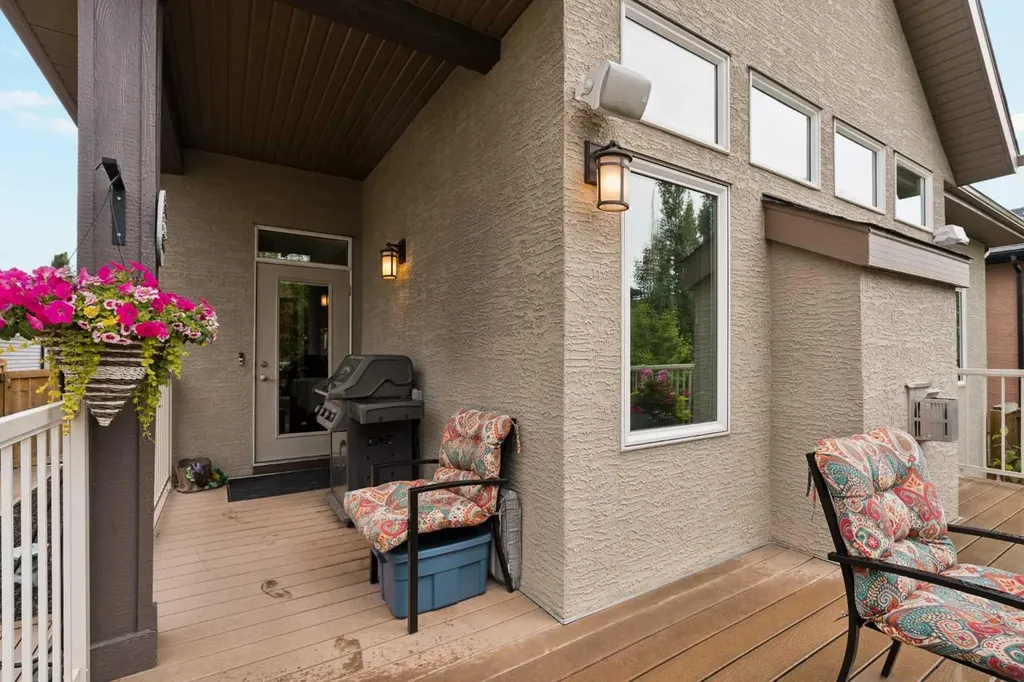 229 Elgin Estates Park SE Calgary AB T2Z 0N7