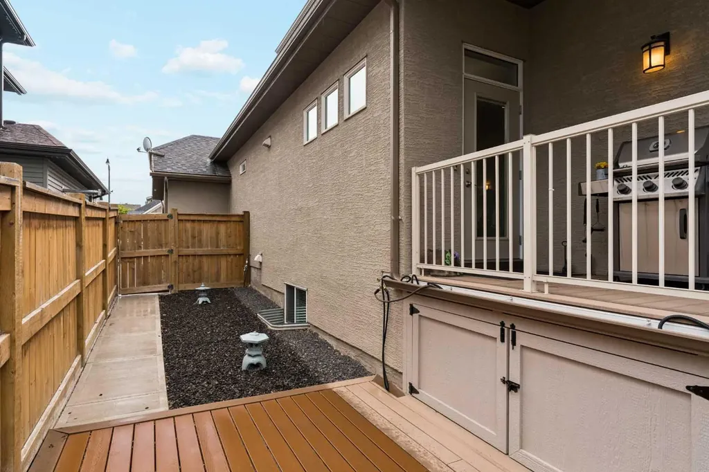 229 Elgin Estates Park SE Calgary AB T2Z 0N7