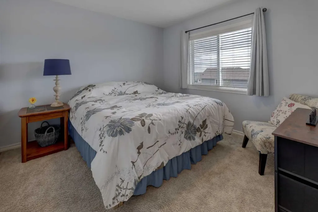 66 Heritage Boulevard Cochrane AB T4C 2M1