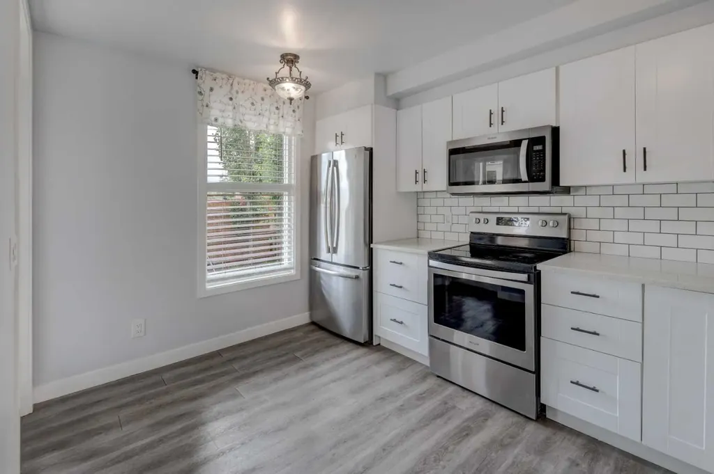 66 Heritage Boulevard Cochrane AB T4C 2M1
